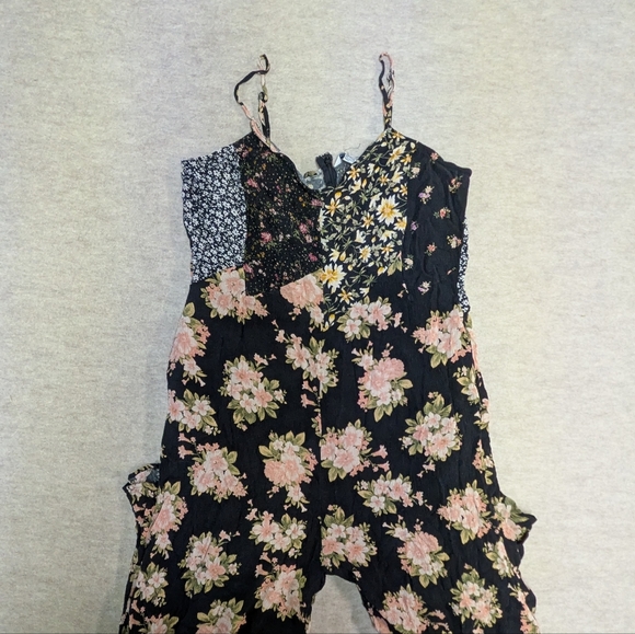 American Eagle Outfitters Pants - American Eagle Floral Patchwork Jumpsuit One Piece Jumper Flowy Resort Size XL